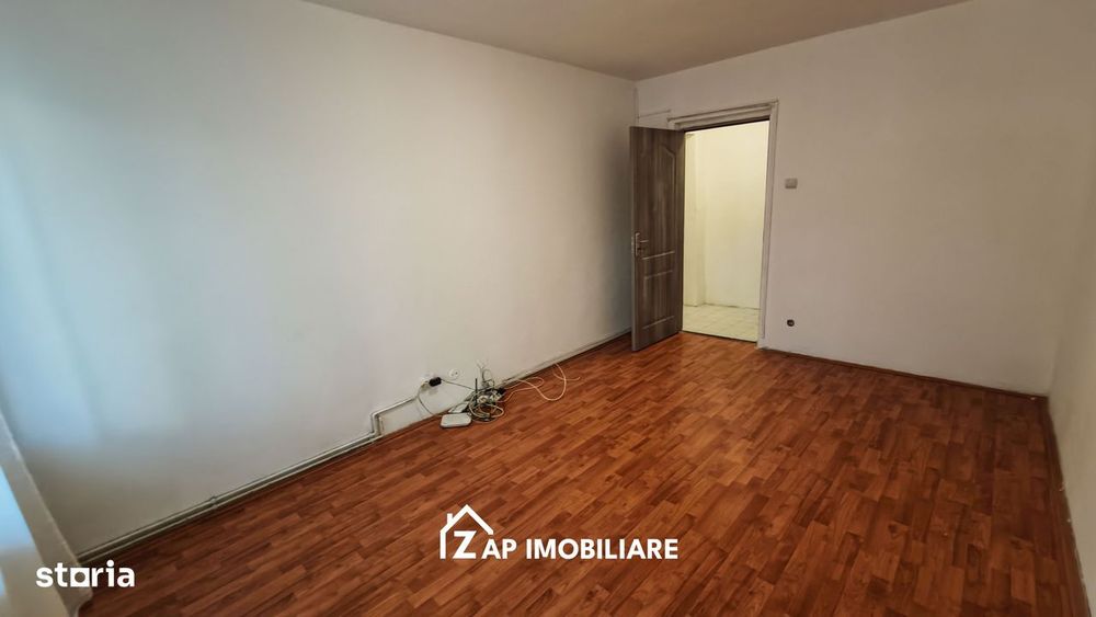 Tudor - Zona Corina  - Etaj 1/4 - Apt 2 camere Decomandat