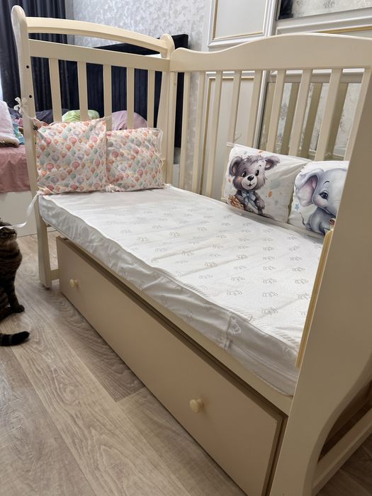 Продам детскую кроватку