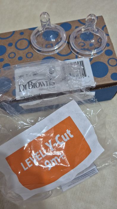 Соски для бутылочки Dr.Brown's с широким горлышком с уровнем Y

По 2 ш