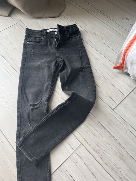 Джинсы на девочку 9-10 лет