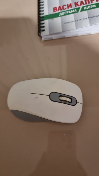 Продавам безкабелна машинка за компютър