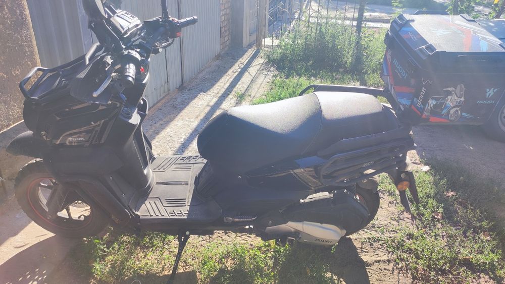 Продам скутер Танк