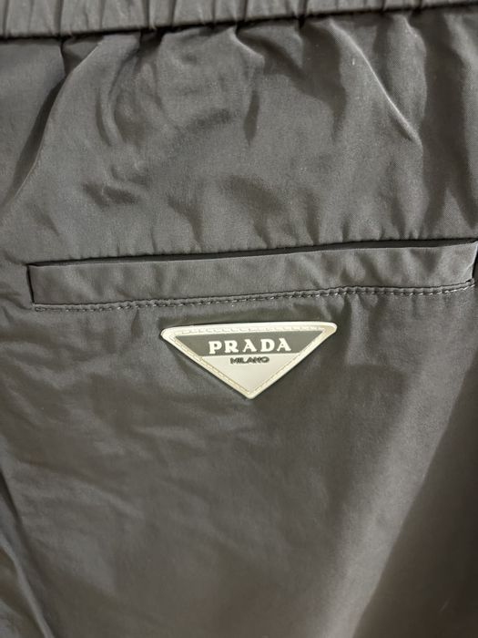 Vand pantaloni Prada autentici M