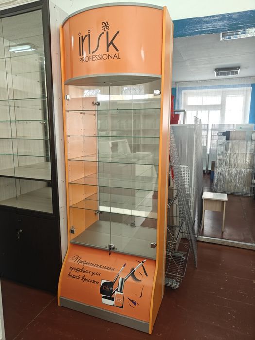 Продам витрину под косметику