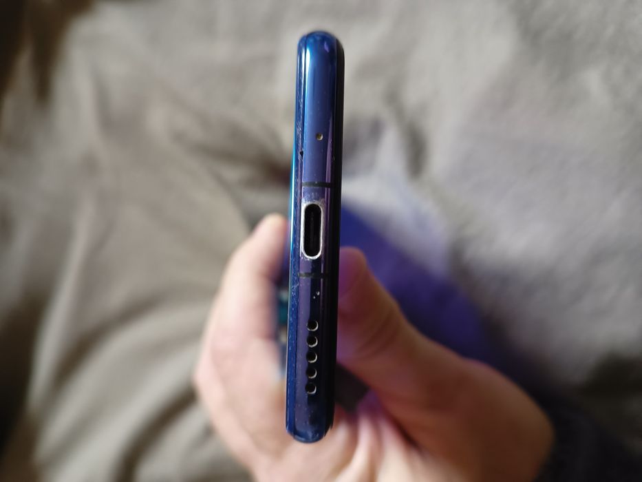 Продавам Huawei Nova 5 T