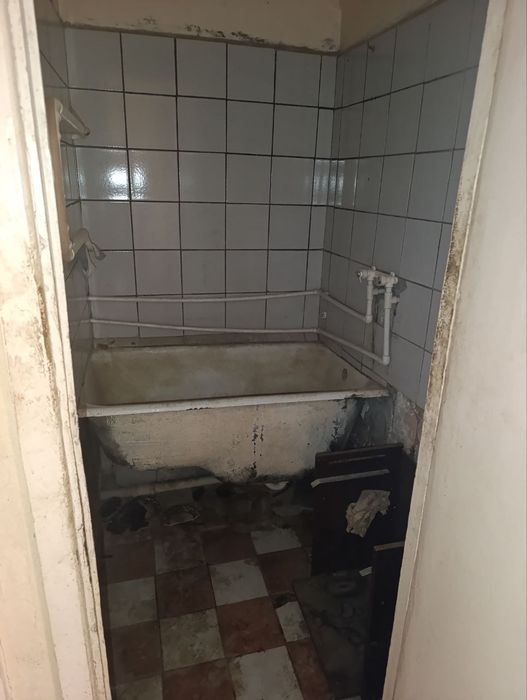 Своя продаётся 2/7/9 Куйлюк-6  бывшая общежитие без ремонта лифт новый