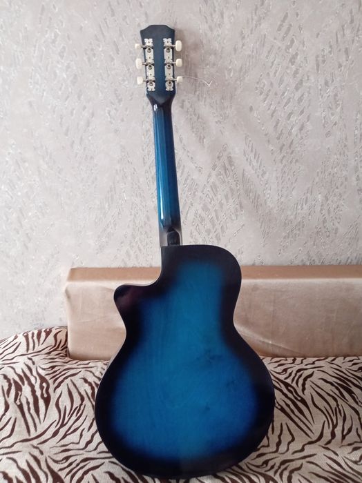 Акустическая гитара