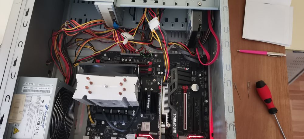 Vand unitate pc calculator fx 8300 16 gb ram ssd/hdd placa video 4 gb