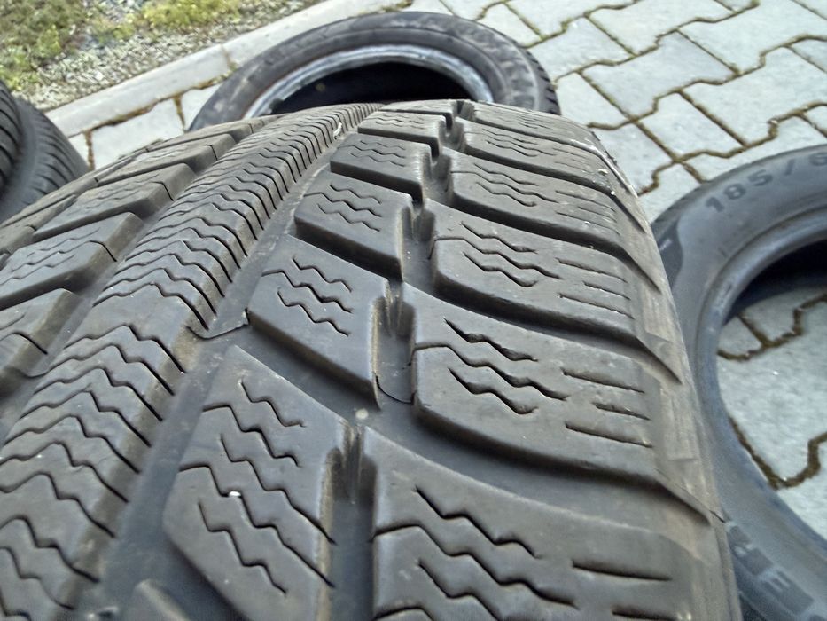 2бр. Зимни Гуми С Борд 205/50R/17 -MICHELIN- DOT:1810- 6.4мм *20€ 2бр*