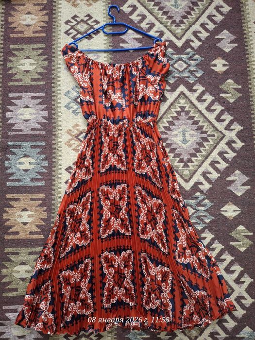 Платья вечерние. Разные. От 2500.