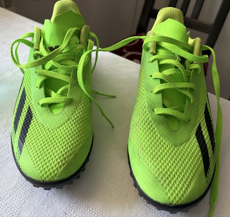 Adidași pentru fotbal, 40,5