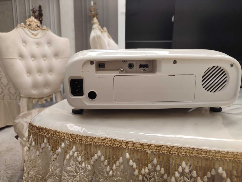 Проектор от компании Epson модель HA11A