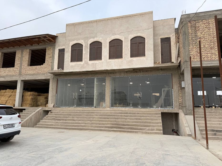 Ресторан, магазин, ишлаб чикаришга мулжалланган бино сотилади.