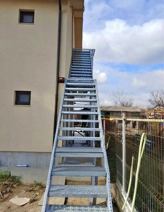 Confecti Scara metalice de incediu
