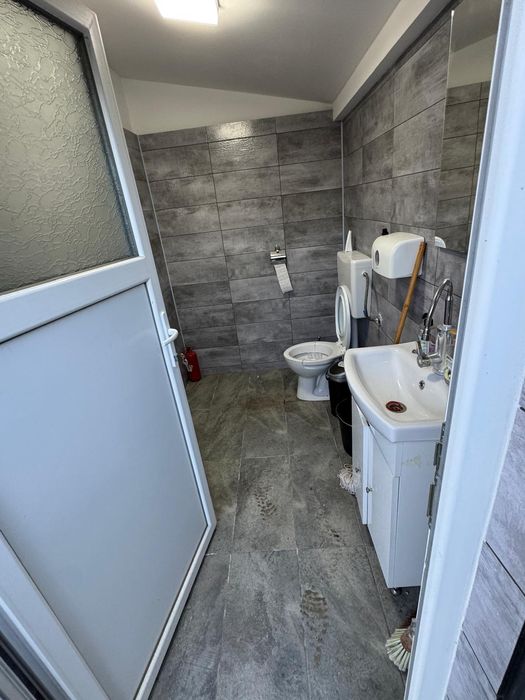 Teren intravilan  și hală