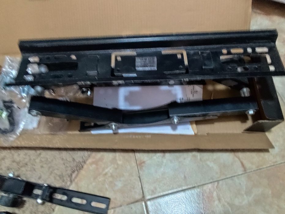 Въртяща стойка за телевизор