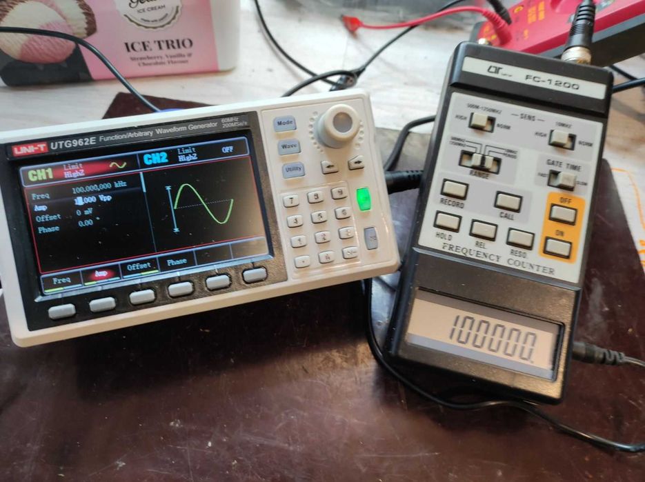 Продава се портативен честотомер за ремонт на мобилни телефони и др.