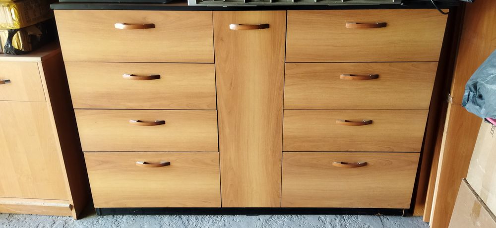 Продается Мебель б/у камод и шифоньер