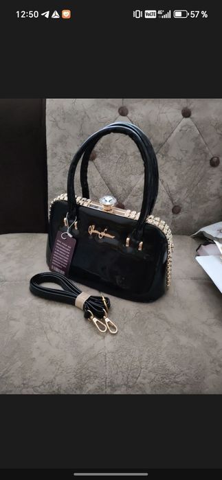 ayollar sumkasi sotiladi