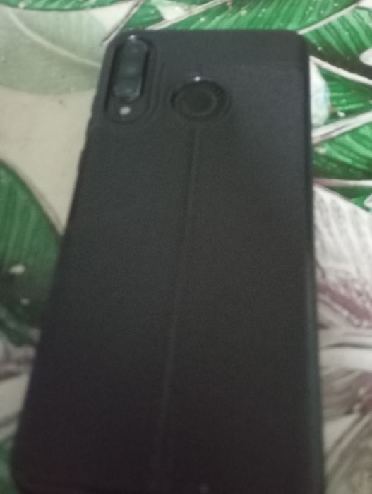 Продам смартфон Huawei P 30 lite