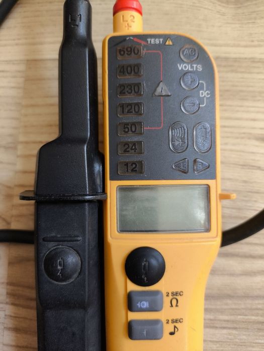 Fluke Т150 двуполюсен тестер за напрежение и проводимост с LCD дисплей