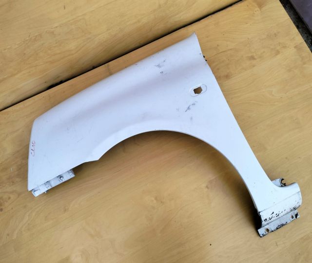 Aripa  Stanga Renault Clio a 2-a generatie (facelift)