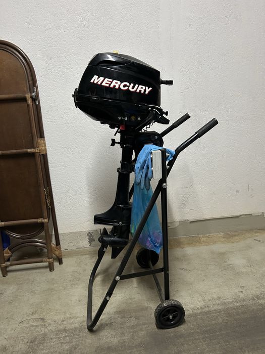 Количка за извънбордов двигател