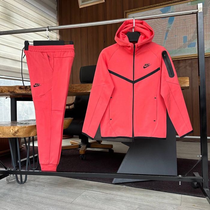 Нови модели детски екипи Nike Tech сезон 2026