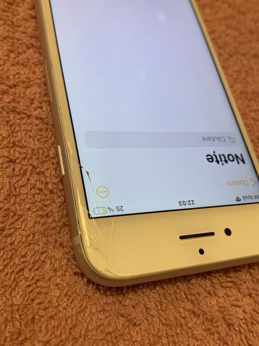 Iphone 8 alb display fisurat putin . 250lei