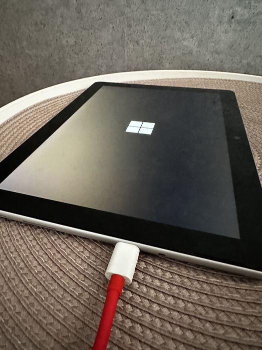 Microsoft Surface Go tableta