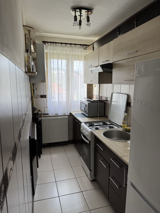 Închiriez apartament 2 camere, zona Decebal