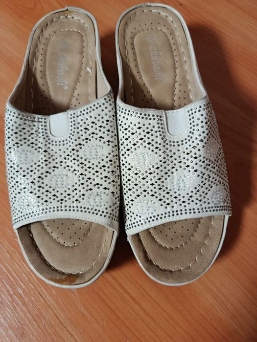 Продам женскую обувь