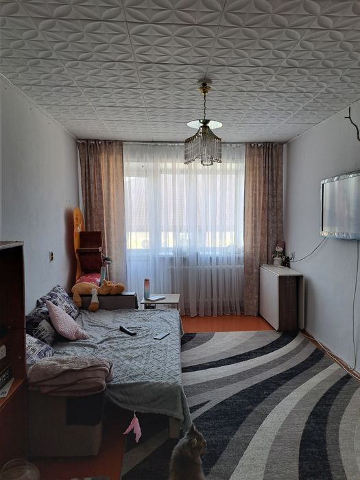 Продам  двух комнатную квартиру в центре  города Щучинска