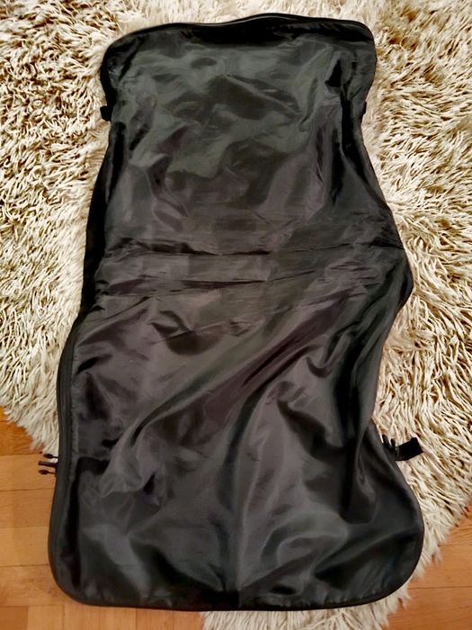 Geantă Pierre Cardin pentru costum si platon, neagra