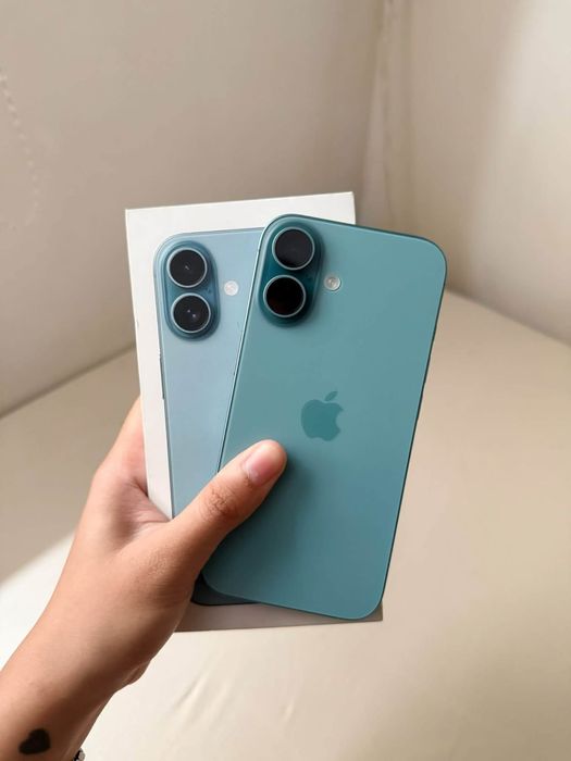 Vand IPhone 16 [ Teal > 128GB ] Fara Defecte