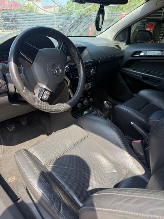 Vând Opel Astra GTC - 1.6 Benzină