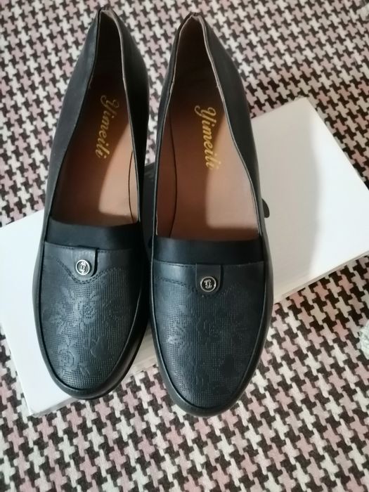 Продам осенние туфли