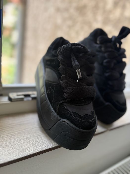 Adidași Naked Wolfe