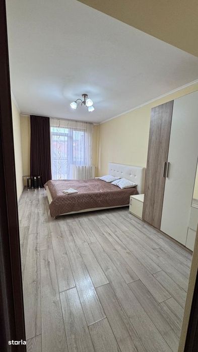 Apartament 3 cam de închiriat, cart. Rogerius