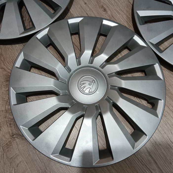 Оригинални тасове  за  Шкода  16 цола