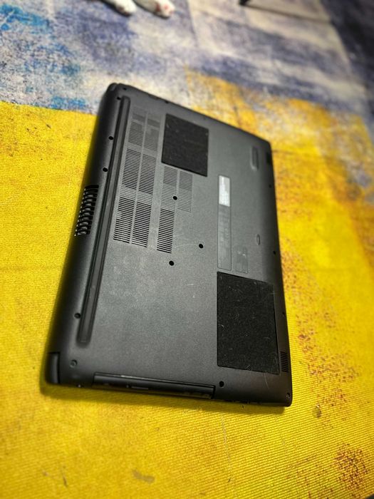 Laptop Acer A517,ecran mare 17.3 led, i3 gen 6, ram 12 gb,ssd m2 120gb