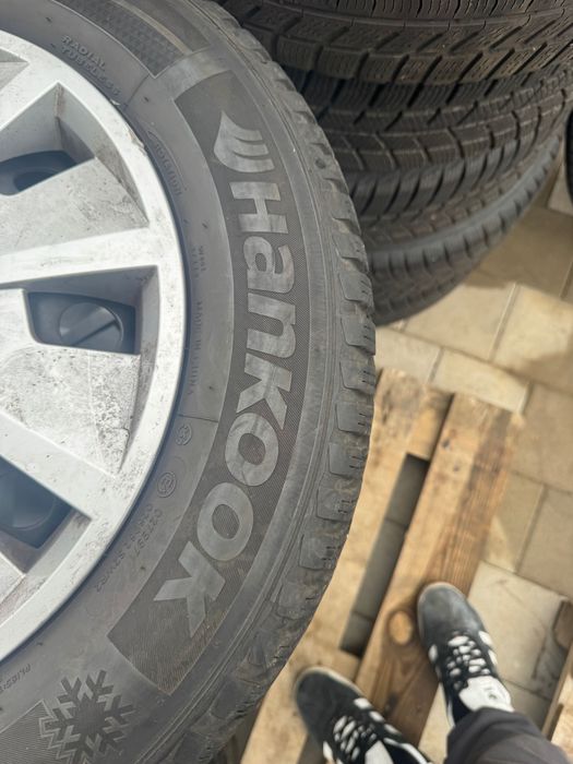 Vand 4 jante de tablă cu anvelope hankook 195 65 15