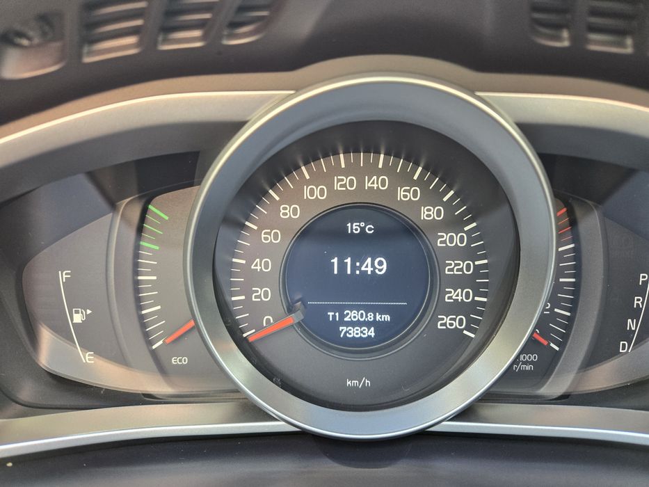 Volvo V40 - 2019 година