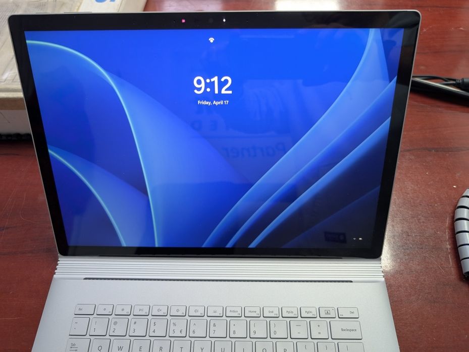 Microsoft Surface Book 2 15