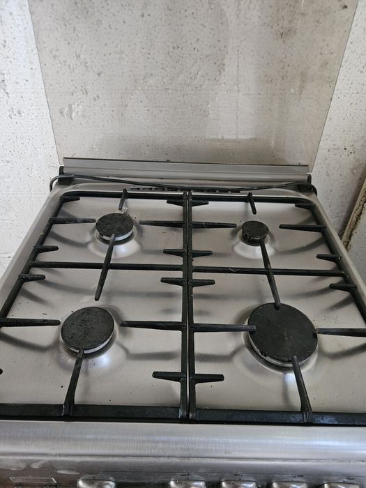 Продам газовою плиту