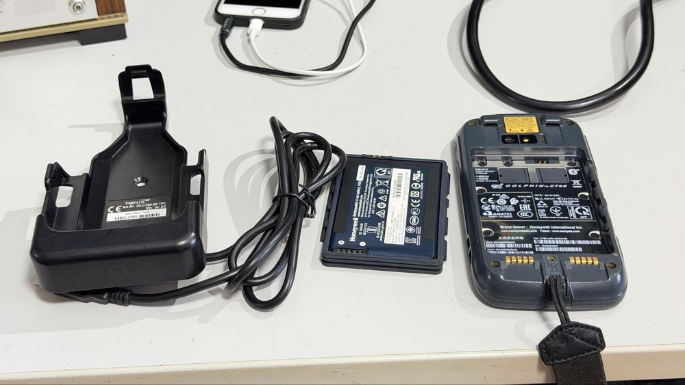 Telefon/Terminal mobil/scanner Honeywell Dolphin CT60,ca Nou,incarcator,SIM,card SD,bluetooth,wi fi