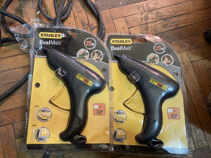 Pistol de lipici STANLEY® DualMelt™ 25 W italia