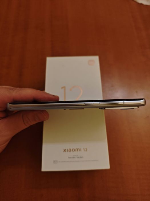 Перфектен Xiaomi 12 5G 8GB / 256 GB