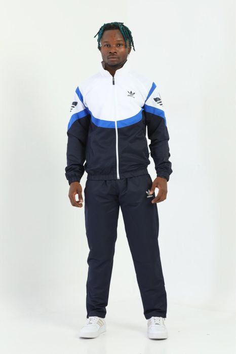 Спортивные костюмы Adidas