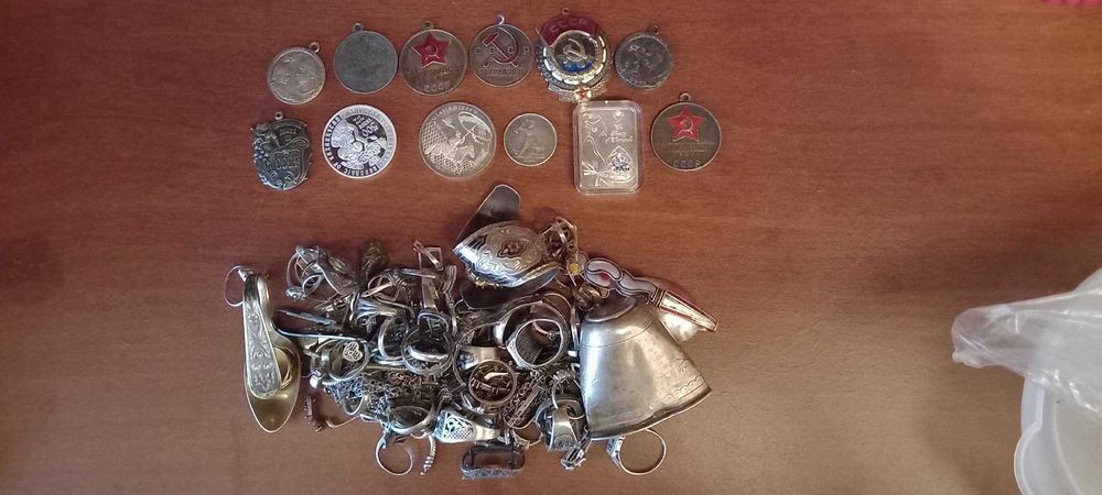 продам серебро лом на аффинаж. читайте описание звоните